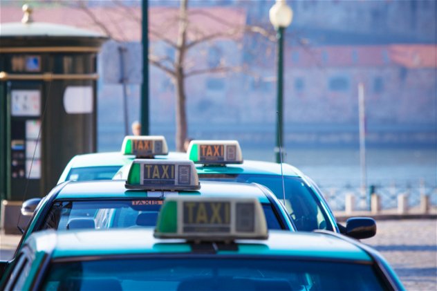 Cabs in Porto
